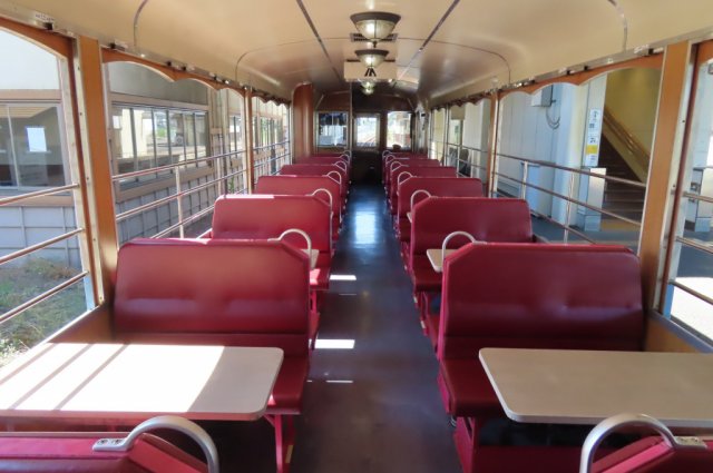 特集「秋の特別列車」を公開しました！
