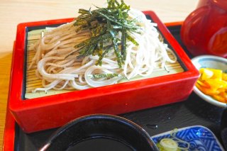透き通るような、会津のそばです。