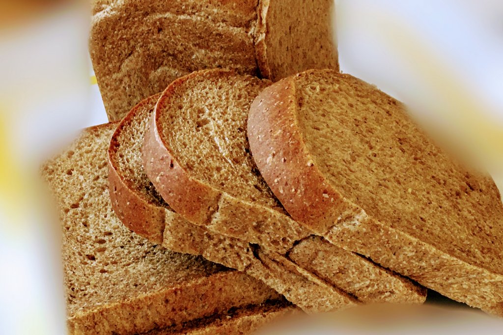 たんぱく質と食物繊維が多め腹持ち抜群・会津美里町・大豆粉入りふすま食パン  ヴィーガン対応パンです