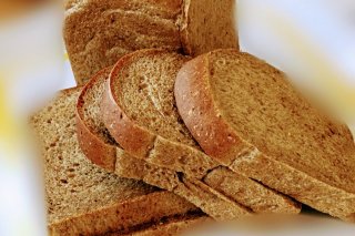 たんぱく質と食物繊維が多め腹持ち抜群・会津美里町・大豆粉入りふすま食パン  ヴィーガン対応パンです