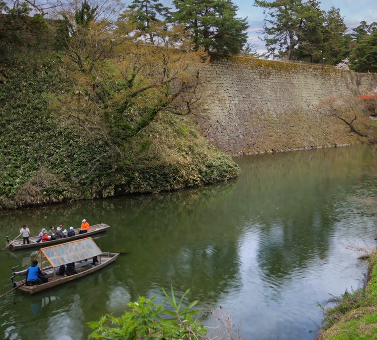 鶴ヶ城 和船体験～霧幻峡の渡し～