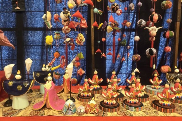 八幡地区つるし雛でひなまつり