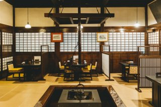 大漁の間。大正時代築の母屋。囲炉裏や帳場が残り当時の雰囲気を味わえる。