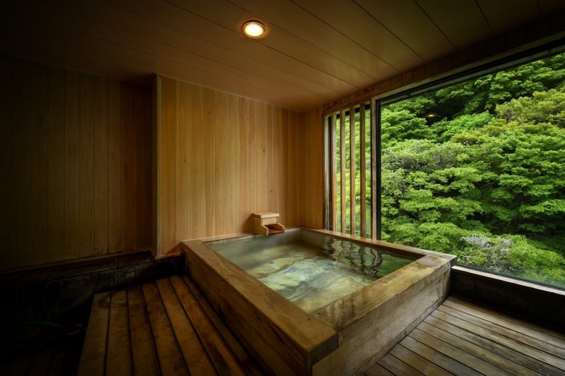 自家源泉100％掛流しの温泉をひとり占めできる『展望風呂付客室』