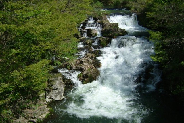 雨降り滝