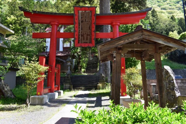 羽黒山湯上神社