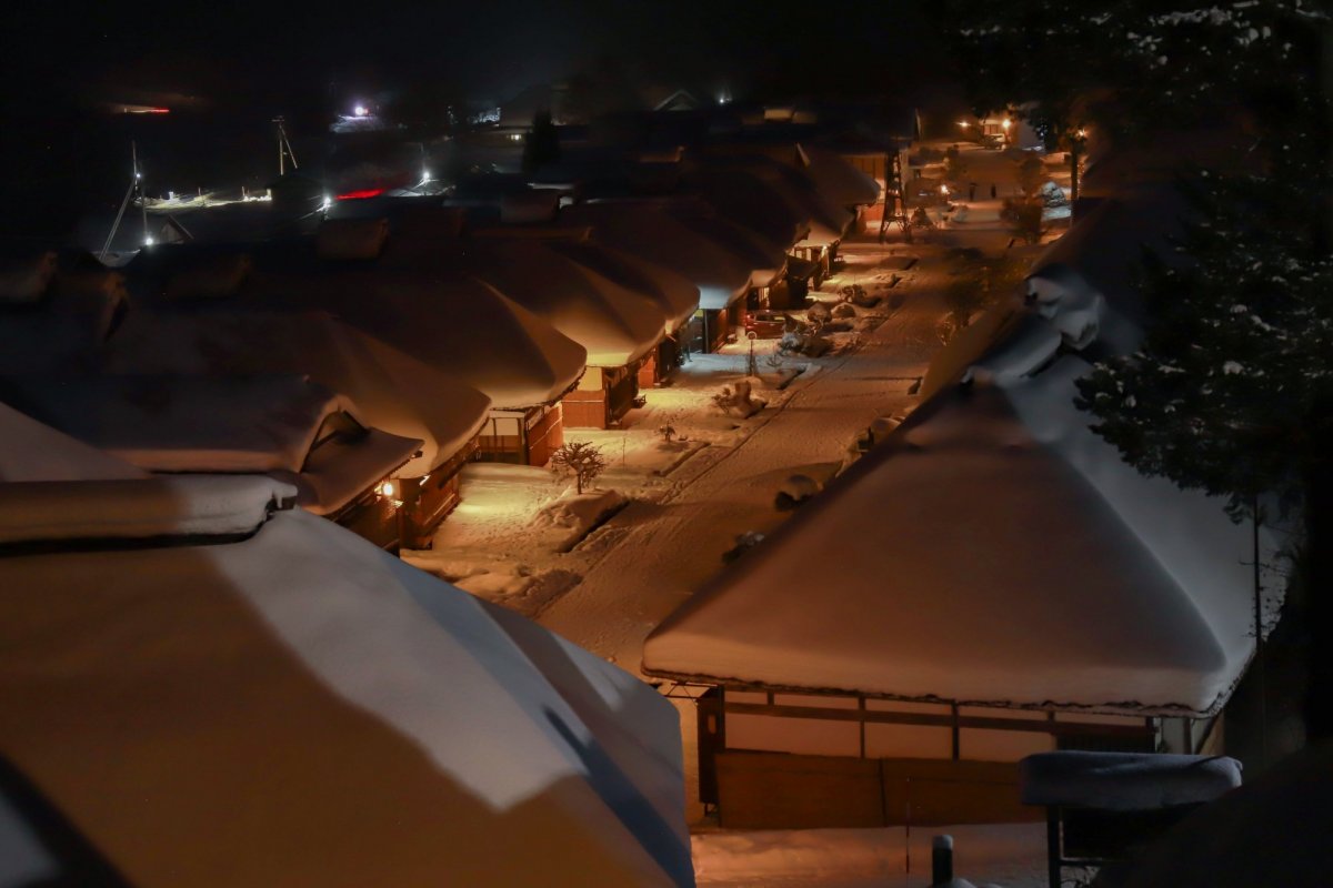 貸切車両で巡る会津1泊2日プライベートツアー｜城下町と大内宿へ