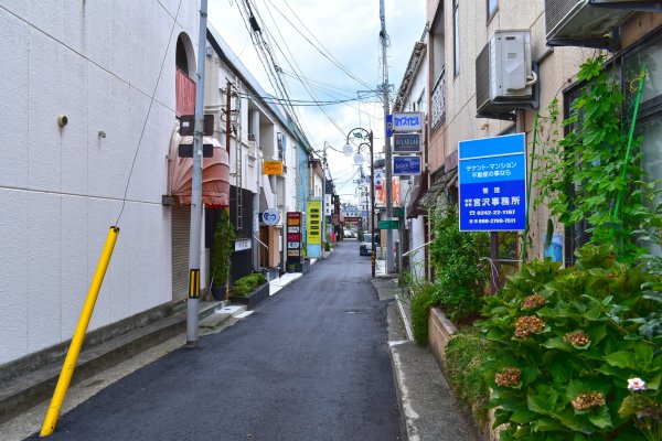 亀井鮨さんへ通じる「清水通り」