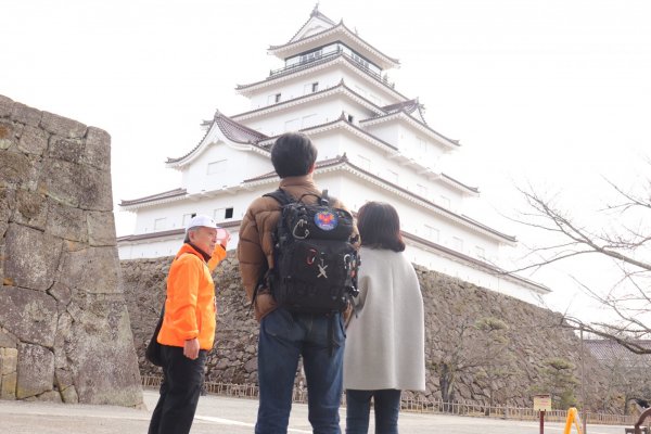 ボランティアガイドが鶴ヶ城をご案内いたします！